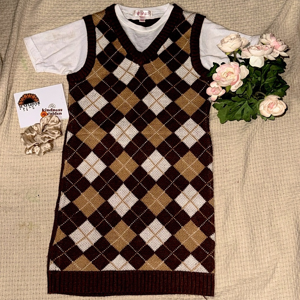 Cute and cozy sweater dress 🥥🤎🍪 Brown and cream. From “SayWhat.